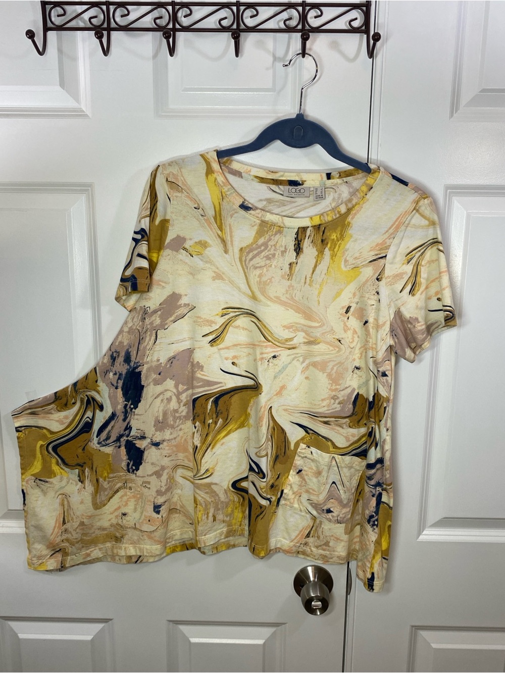 LOGO by Lori Goldstein Marble-Print Short Sleeve Tee in Yellow, Navy & Beige